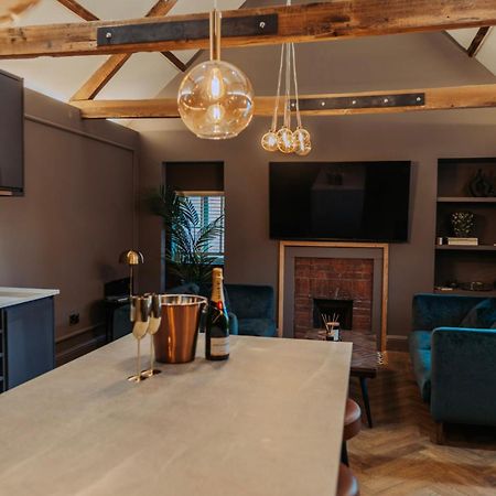 Magistrates Penthouse Suite - Town Centre Apartments With Spa Morpeth Zewnętrze zdjęcie